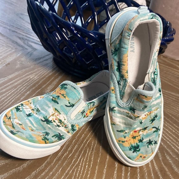 Tropical Hawaiian Skull Men's Slip On Sneakers